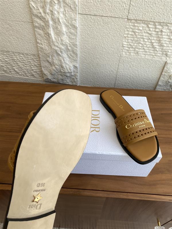 20251128184323870 310